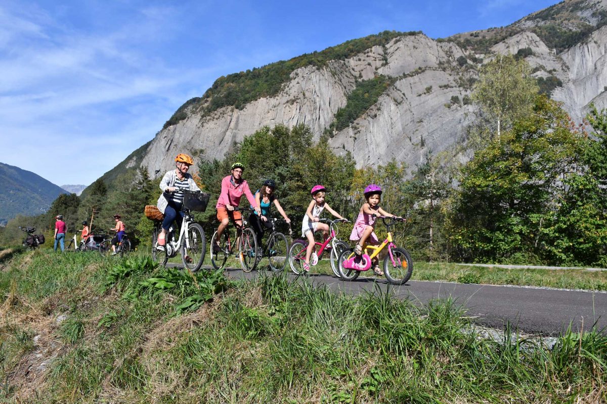 Balade à vélo sur la digue de la Romanche